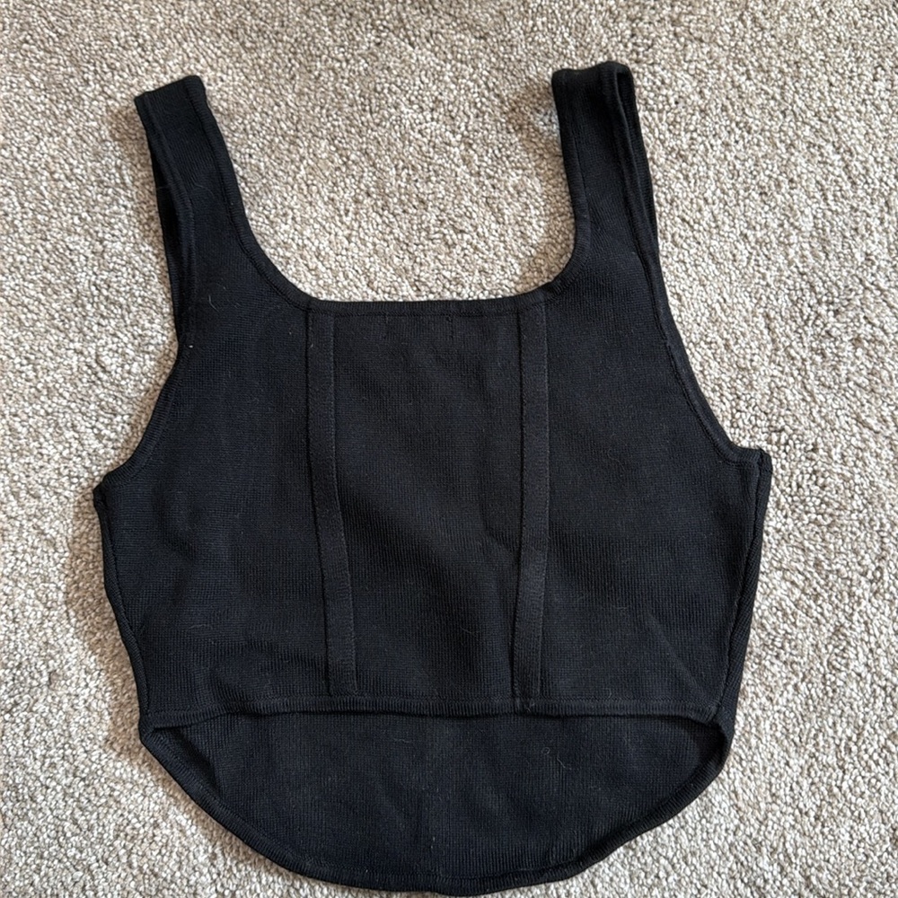 Debut Black Ribbed Square-Neck Crop Tank - Picture 3 of 3